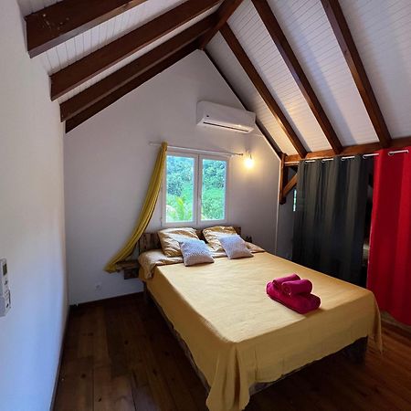 Villa Au Calme Avec Jacuzzi, Villa Le Boursoie Les Abymes Exterior photo