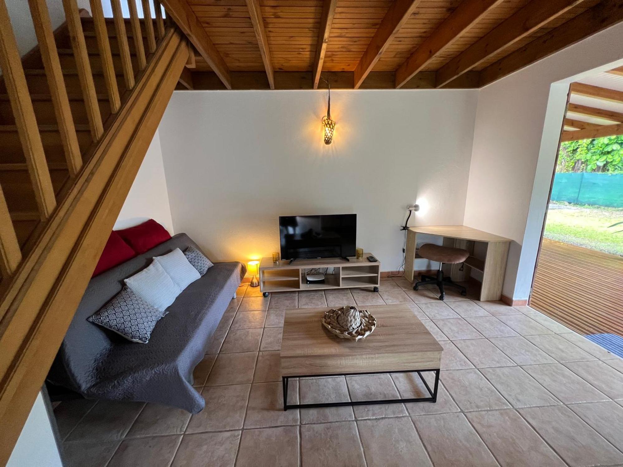 Villa Au Calme Avec Jacuzzi, Villa Le Boursoie Les Abymes Exterior photo