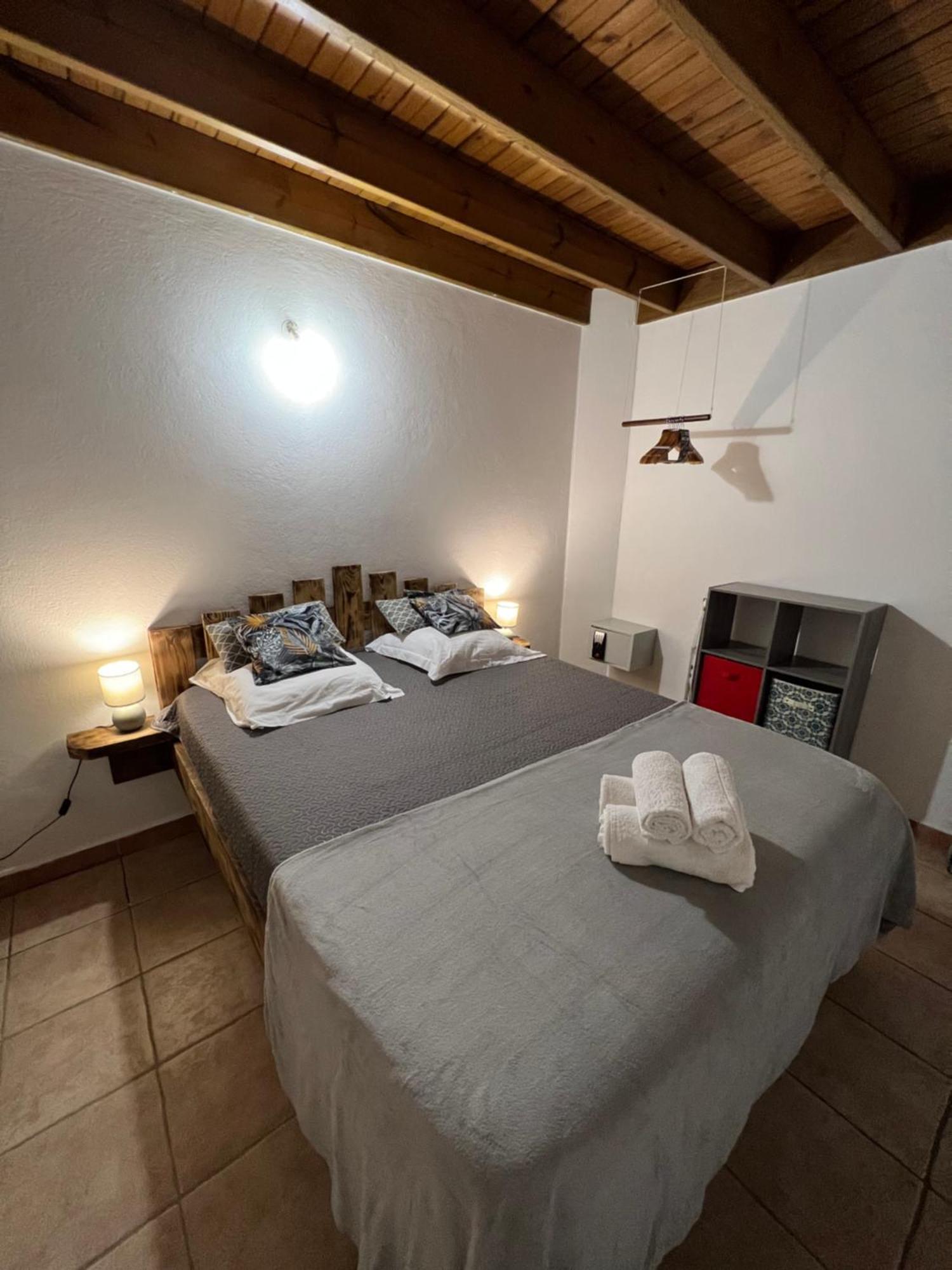 Villa Au Calme Avec Jacuzzi, Villa Le Boursoie Les Abymes Exterior photo
